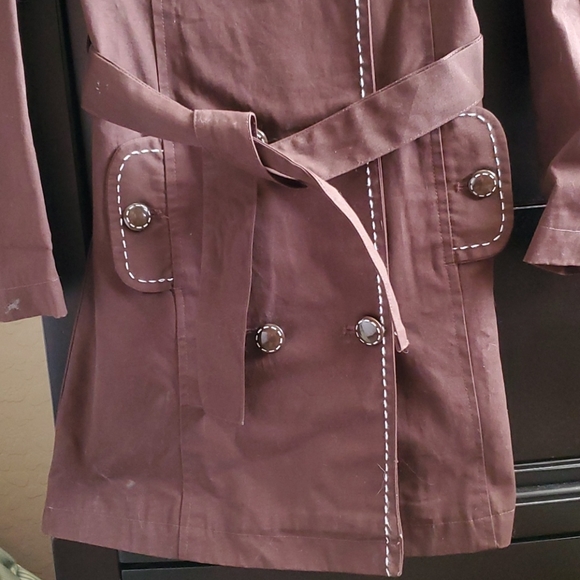Gymboree Trench coat. 5/6 - Picture 3 of 13